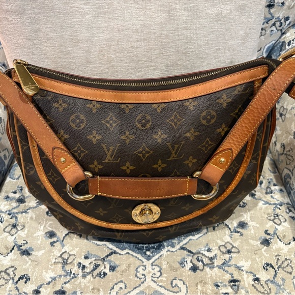 Louis Vuitton Classic Monogram Shoulder Bag Tulum GM - Picture 7 of 14